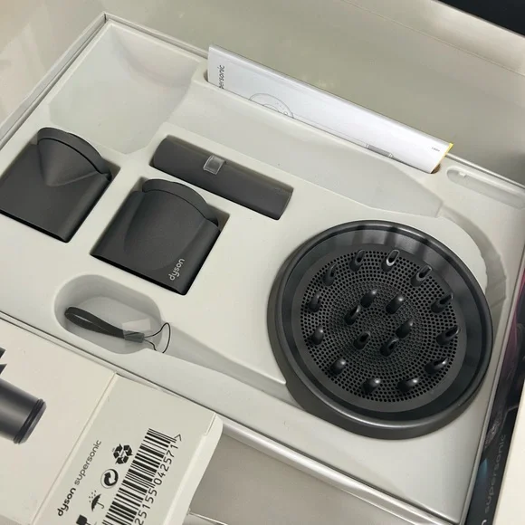 Dyson Supersonic attachments (no blow dryer) - Picture 2 of 5